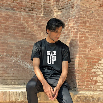 NEVER GIVE UP T-SHIRT